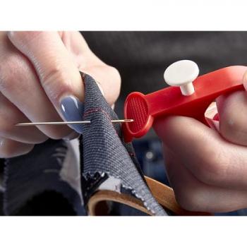 3-IN-1 NEEDLE PULLER / THREAD CUTTER / THIMBLE